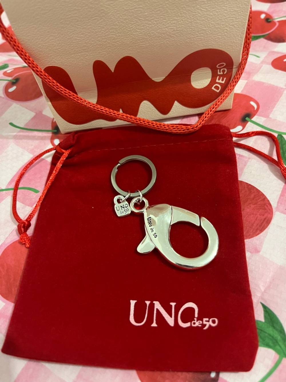 UNO de 50 Silver-Tone Lobster Clasp Keyring